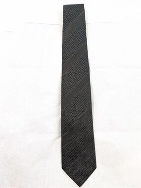 Gucci Classic Dark Grey Men's Textured Stripe and GG Tie NWT